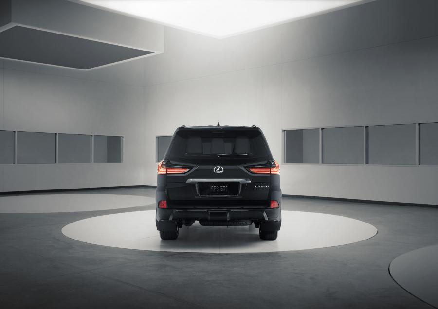  Lexus LX570 Inspiration Series (URJ200) 2018 года  (NA) (фото 3 из 9)